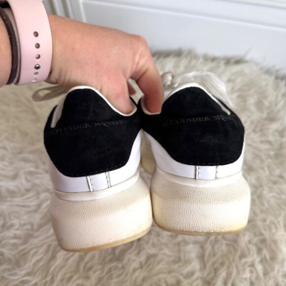Alexander McQUEEN Oversized Suede Heel Detail Sneakers - White/Black | Size 37 - Picture 6 of 11
